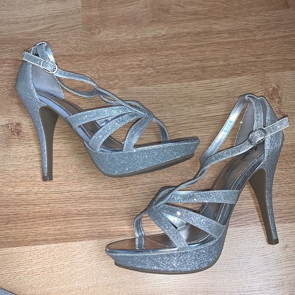 Sparkly high heels - Picture 1 of 4